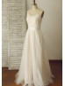 Chic Lace Tulle Pearl Buttons Back Wedding Dress